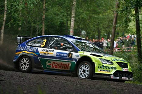 Finnerne var på hjemmebane da de indtog første – og andenpladsen i hver deres nye Focus RS WRC. Samtidig satte Grönholm historie da han for 7. gang vandt Rally Finland.